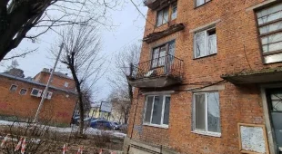 Жители Серпухова обеспокоены аварийными балконами