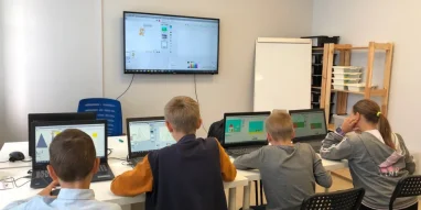 Школа программирования и робототехники для детей Пиксель на улице Фирсова фотография 4