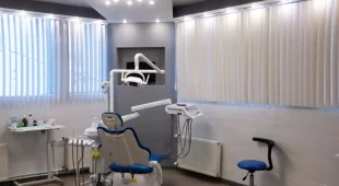 Стоматологический центр Ф-дент на Российской улице фотография 2